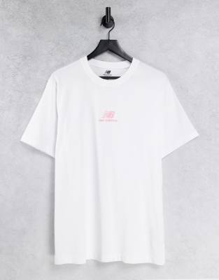 Футболки с принтом Бело-розовая футболка с логотипом New Balance – эксклюзивно для ASOS-Белый