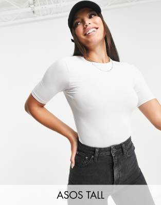 фото Белое боди-футболка зауженного кроя asos design tall-белый asos tall