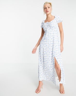 Платья миди  Asos Белое платье миди с вырезом сердечком, разрезом до бедра и цветочным принтом In The Style x Billie Faiers-Многоцветный