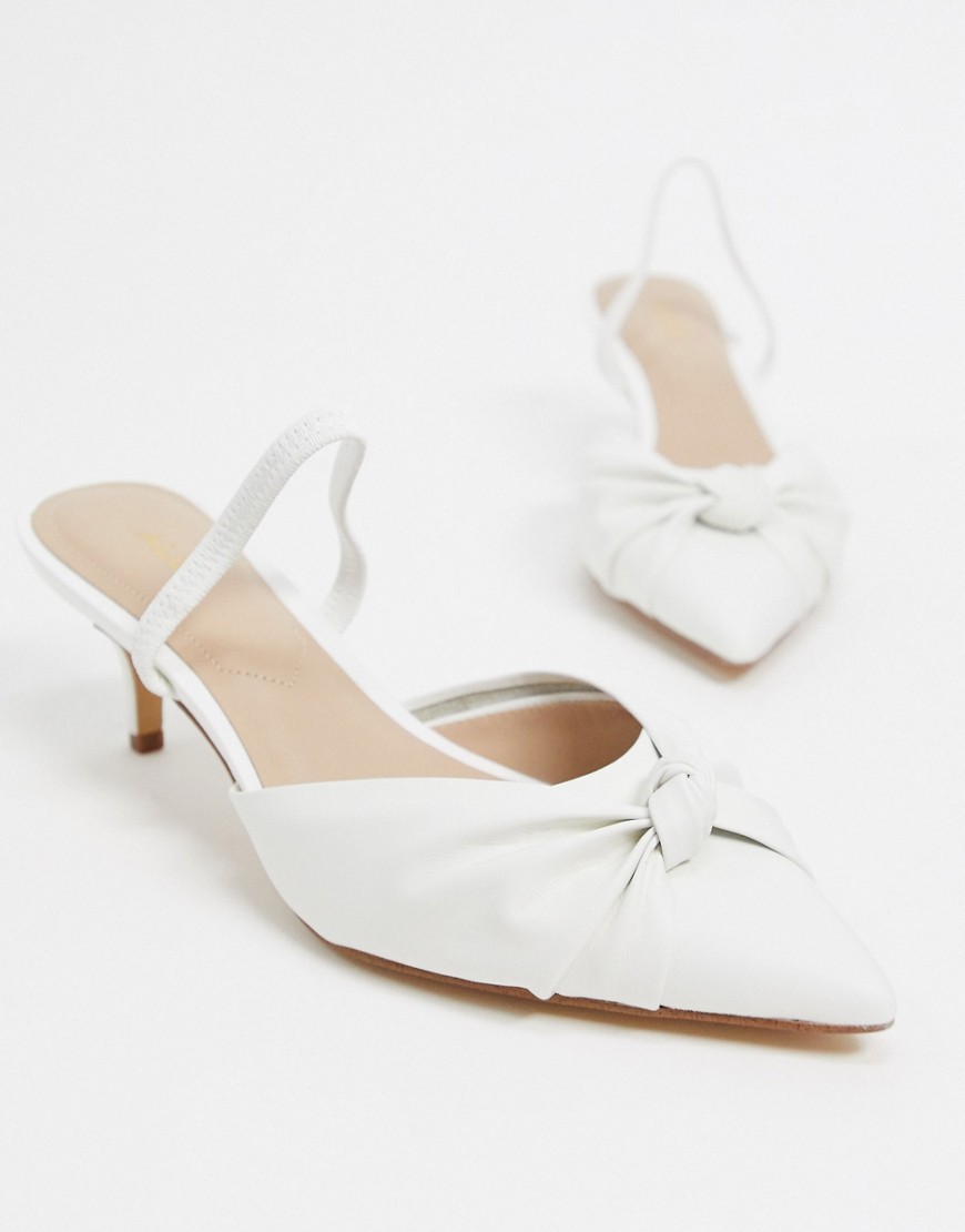 фото Белые кожаные туфли на среднем каблуке-шпильке с узлом aldo-белый