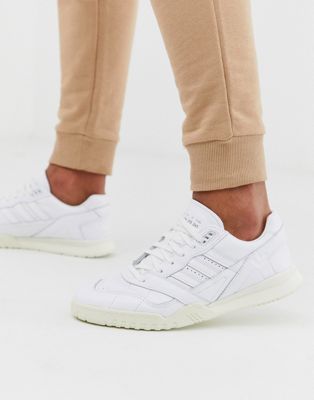 Белые кроссовки adidas Originals A.R x 