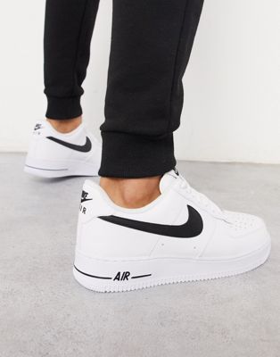 Белые кроссовки Nike Air Force 1 '07 