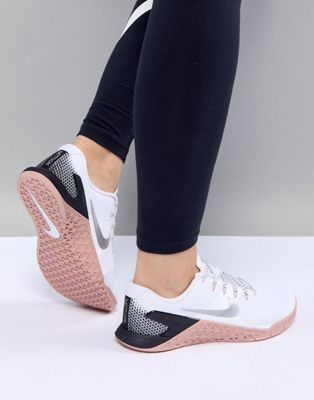 Белые кроссовки Nike Training Metcon 4 