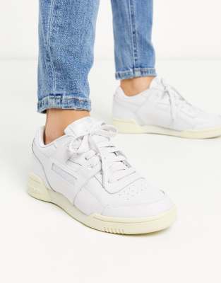 Белые кроссовки Reebok workout Lo Plus | ASOS