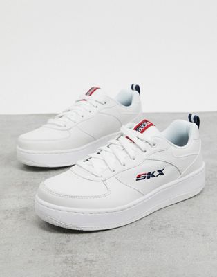 Белые кроссовки Skechers Sport Court 