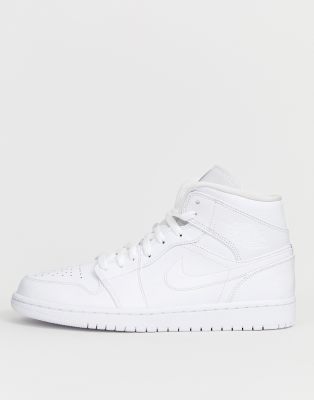 white nike air jordan