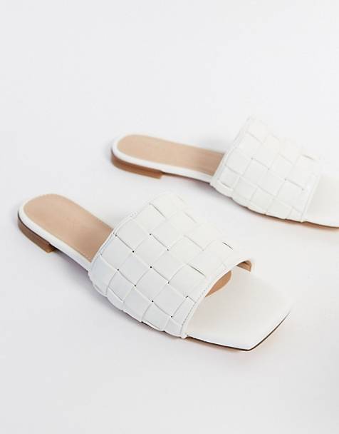Белые сандалии с плетеным верхом NA-KD