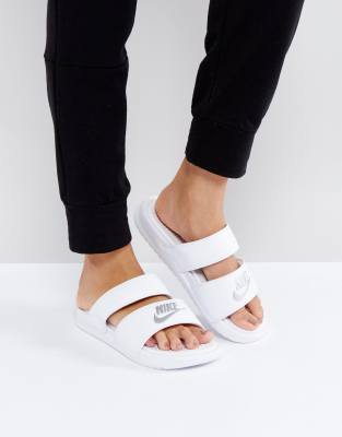 asos nike benassi