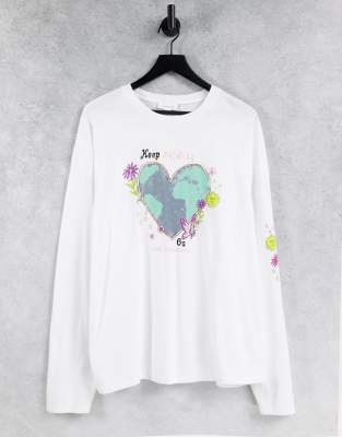 фото Белый лонгслив с принтом "heart our planet" topshop