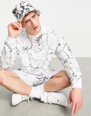 Cвитшоты Белый oversized-свитшот со сплошным принтом карты от комплекта ASOS Unrvlld Spply