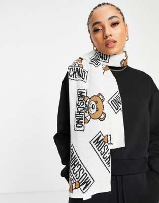 Шарфы и кейпы  Asos Белый шарф с принтом плюшевых мишек и логотипом Moschino