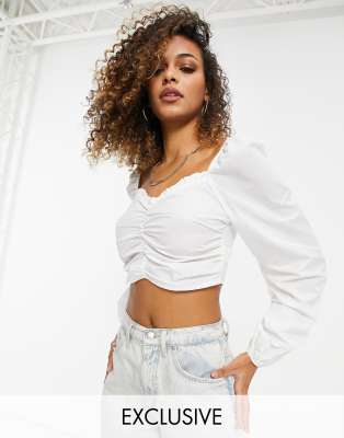 Вечерние топы  Asos Белый топ в деревенском стиле с присборенной отделкой Missguided