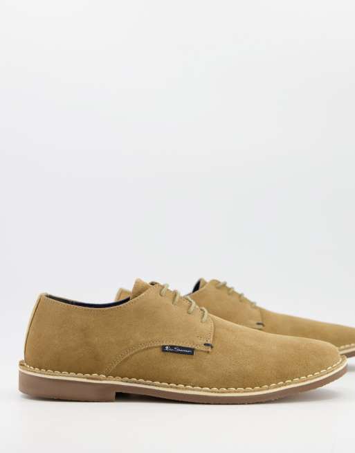 Ben Sherman – Beżowe, sznurowane buty zamszowe typu chukka