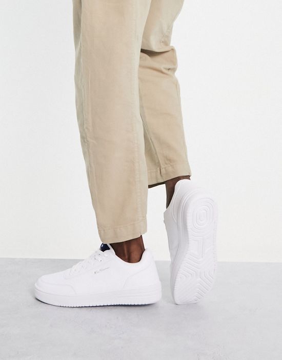 https://images.asos-media.com/products/ben-sherman-flatform-faux-leather-sneakers-in-white/202729575-2?$n_550w$&wid=550&fit=constrain