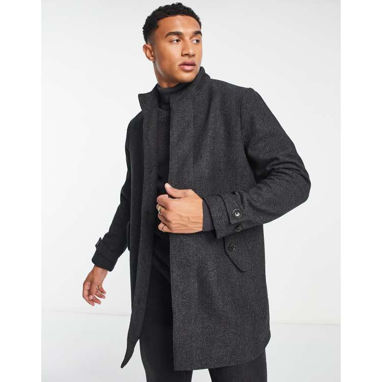 Short funnel outlet coat