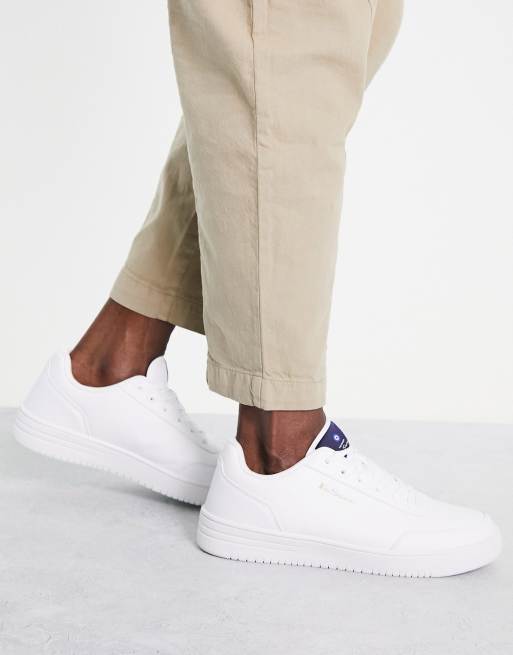 Ben Sherman – Vita sneakers i läderimitation med flatformsula