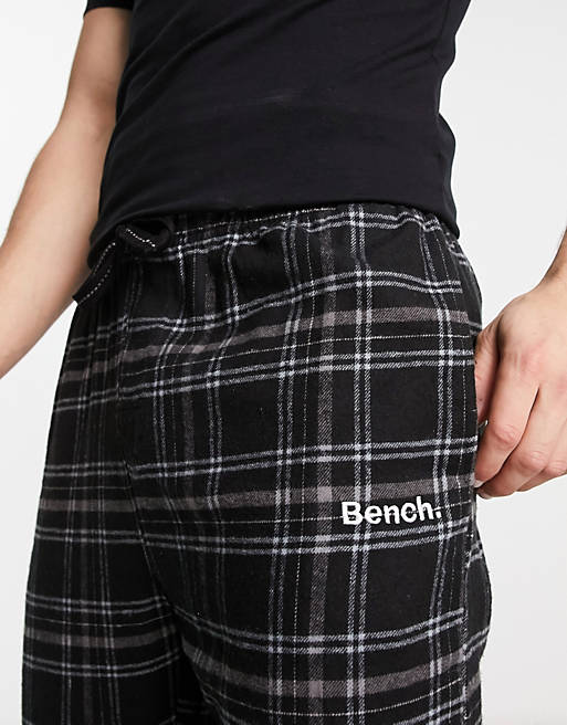 Bench – Lounge-Hose aus angerautem Flanell in schwarz kariert | ASOS