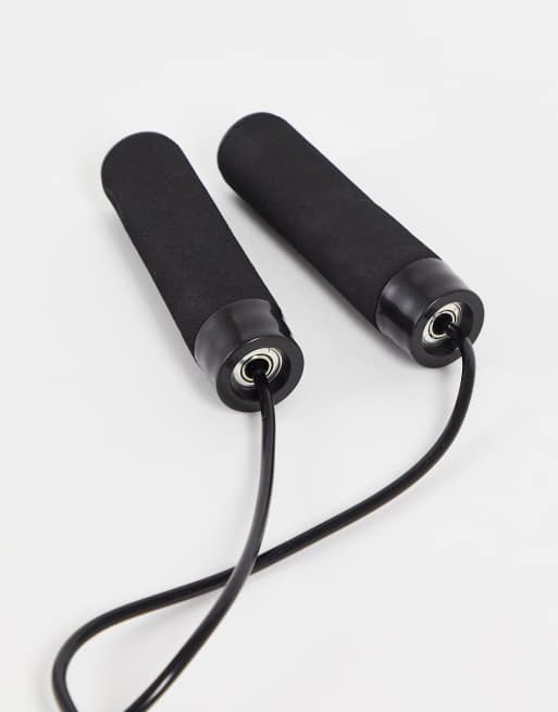 Bench outlet jump rope