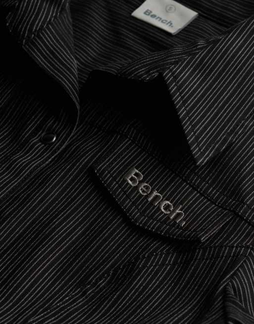 Bench. x Superdry & Co – Figurbetontes, kurzärmliges Hemd in Anthrazit und Moonmist gestreift, 5 von 7