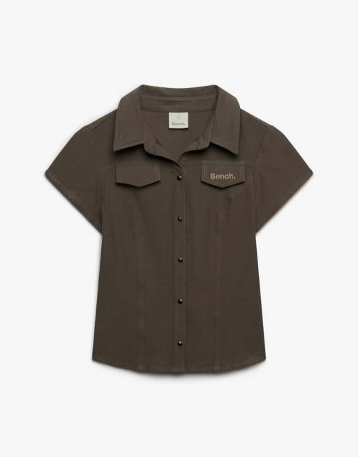 Bench. x Superdry & Co – Figurbetontes, kurzärmliges Stretch-Hemd in Black Olive/Dune, 5 von 6