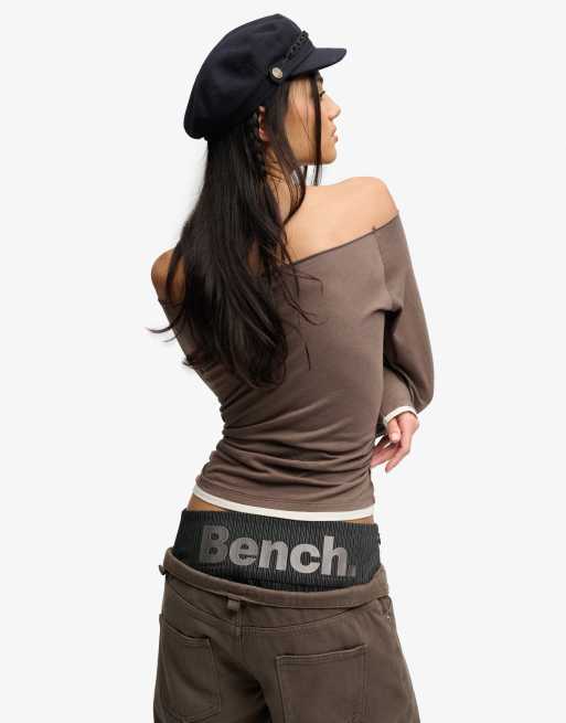 Bench. x Superdry & Co – Figurbetontes, langärmliges Oberteil in Chocolate Chip/Moonbeam mit Lagendesign, 3 von 6