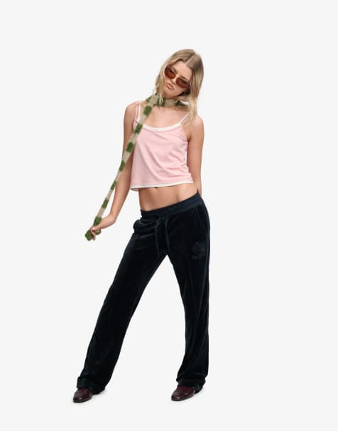 Bench. x Superdry & Co – Figurbetontes, mehrlagiges Camisole-Trägertop in Bench.-Rosa und Weiß - view 1