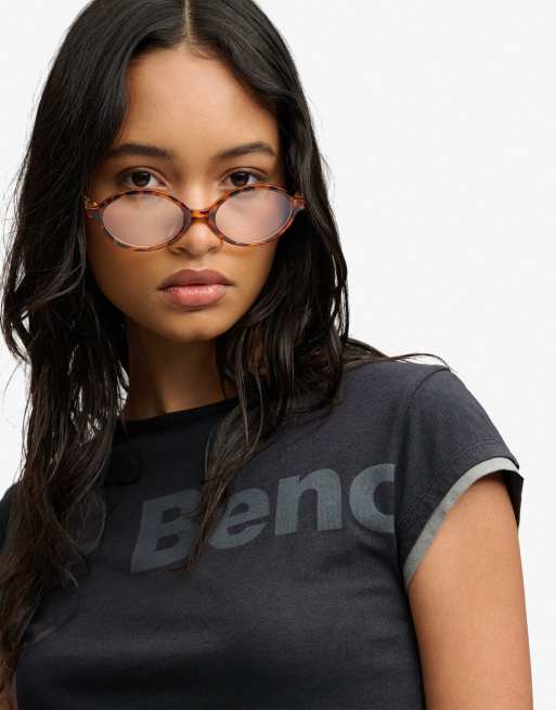 Bench. x Superdry & Co – Figurbetontes, mehrlagiges T-Shirt in Anthrazit/Moonmist, 3 von 5
