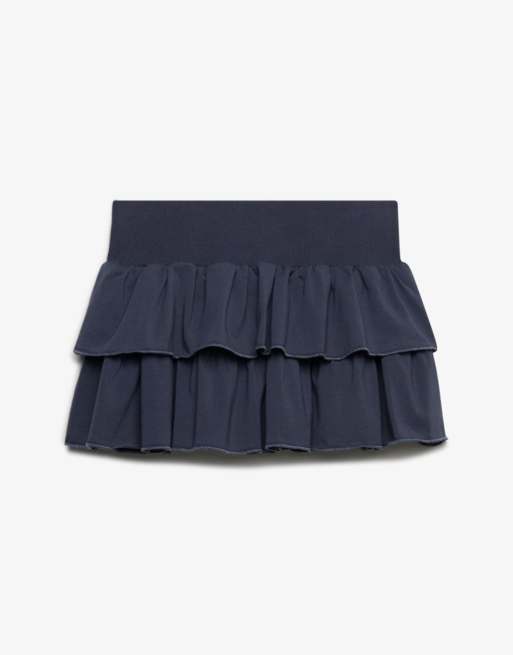 Bench. x Superdry & Co – Gestufter Rock in Marineblau/Moonmist mit niedrigem Bund, 2 von 5