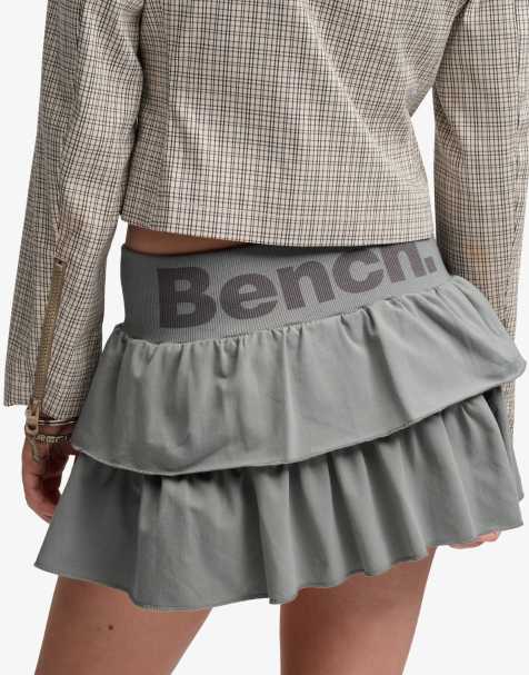 Bench. x Superdry & Co – Gestufter Rock in Moonmist und Anthrazit mit niedrigem Bund - view 1