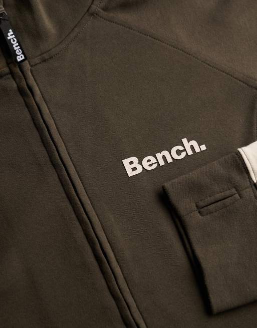 Bench. x Superdry & Co – Hochgeschlossenes Trainingsoberteil in Black Olive/Moonbeam mit Kontrastdetail, 2 von 5