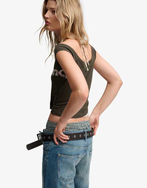 Bench. x Superdry & Co – Neckholder-Oberteil im 2-in-1-Design in Black Olive und Moonbeam, 3 von 5