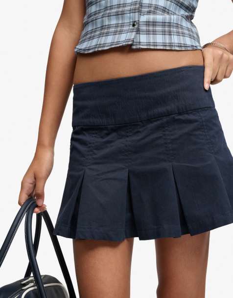 Bench. x Superdry & Co – Plissierter, angerauter Minirock in Marineblau/Moonmist mit Logo - view 1