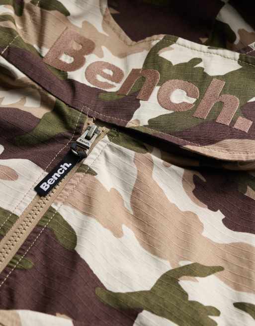 Bench. x Superdry & Co – Ripstop-Jacke in Bench.-Military-Muster/Dune mit Kapuze und Stehkragen, 2 von 5