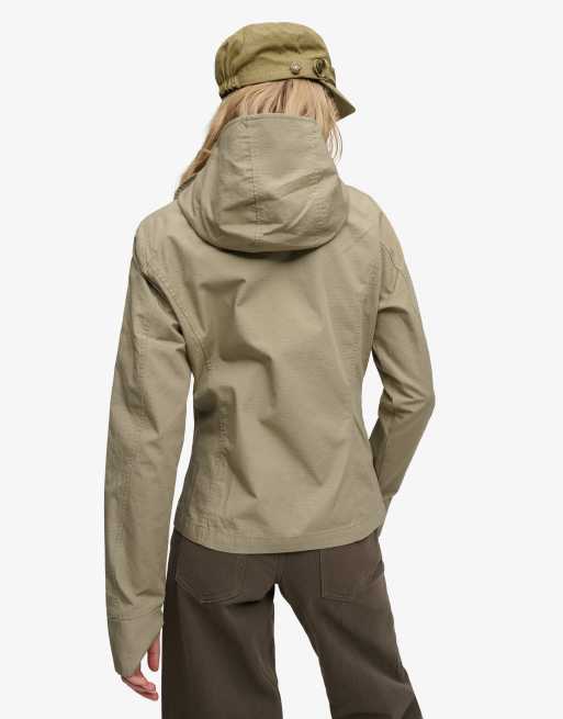 Bench. x Superdry & Co – Ripstop-Jacke in Dune mit Kapuze und Stehkragen, 2 von 5