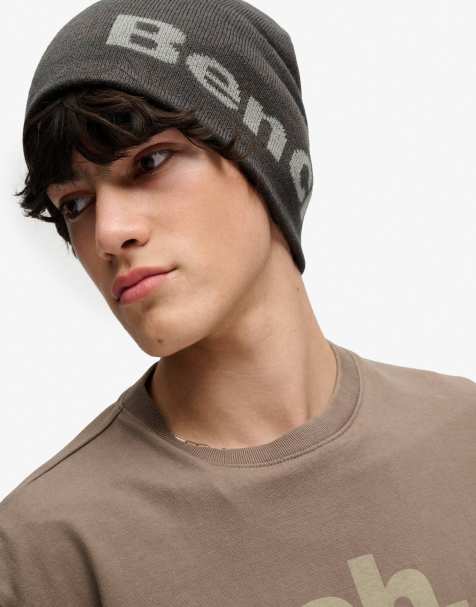 Bench. x Superdry & Co – Skater-Strickmütze aus Jacquard in Anthrazit - view 1