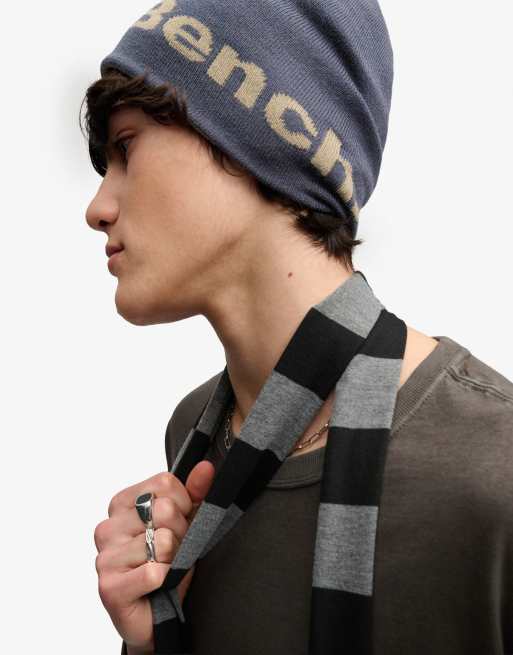 Bench. x Superdry & Co – Skater-Strickmütze aus Jacquard in Marineblau, 3 von 4