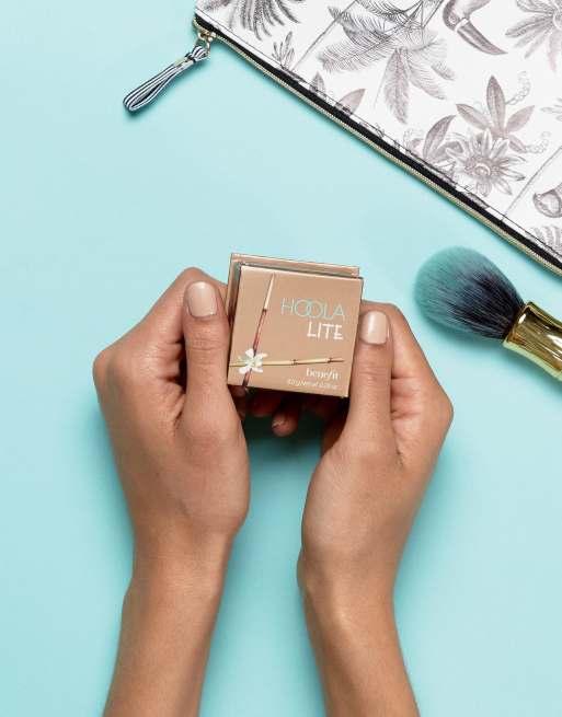 Benefit Hoola Lite, 2 of 4