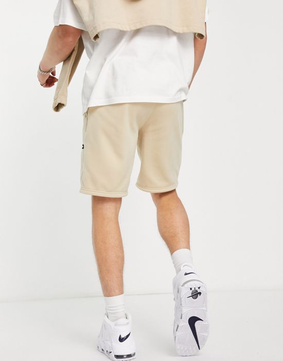 https://images.asos-media.com/products/berghaus-polarplus-shorts-in-beige/201516441-2?$n_550w$&wid=550&fit=constrain