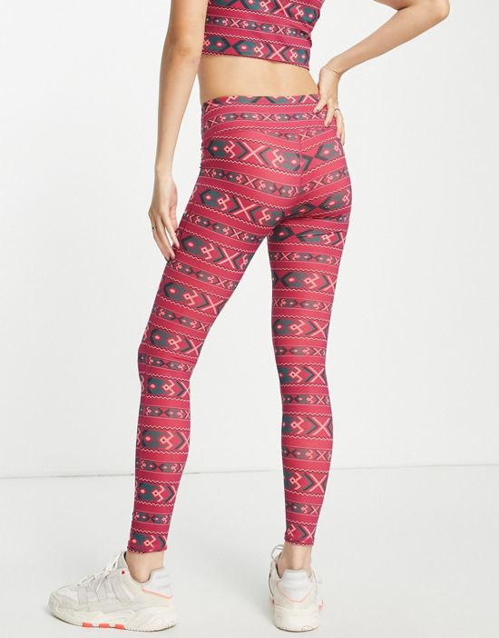 https://images.asos-media.com/products/berghaus-red-point-leggings-in-aztec/201607112-3?$n_550w$&wid=550&fit=constrain