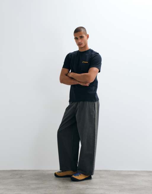Berghaus Staticscape essential graphic t-shirt in jet black, 2 of 5