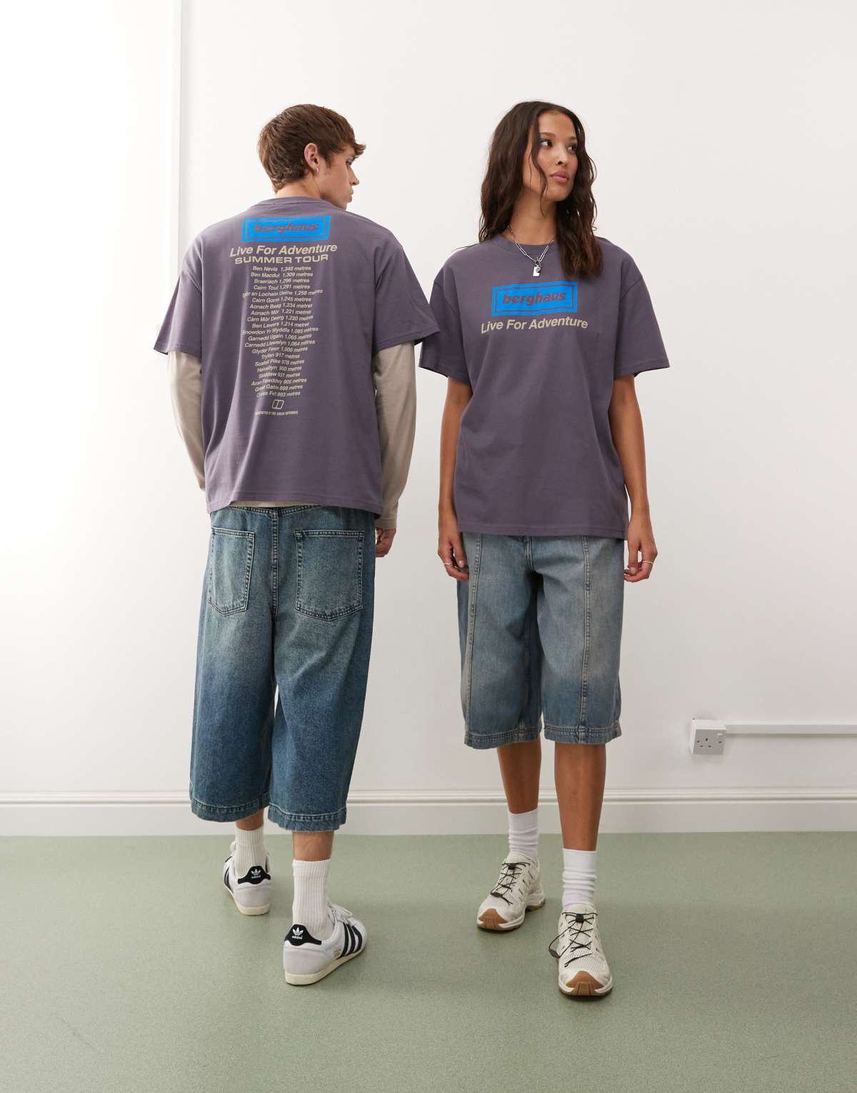 Berghaus T-shirt unisex adventure tour t-shirt in purple planet