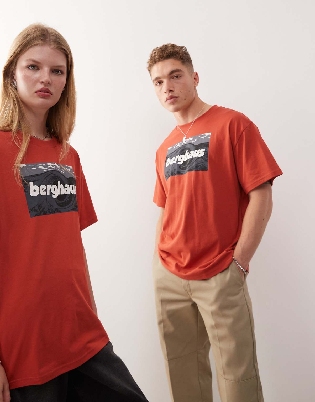 Berghaus T-shirt unisex twisted skies t-shirt in mica