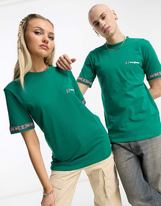 Berghaus – Tramantana – Zielony T-shirt unisex z lampasami w geometrzyczny wzór