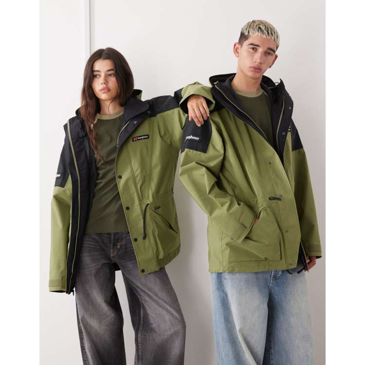 Berghaus Unisex meru mountain gore-tex jacket in green/black | ASOS
