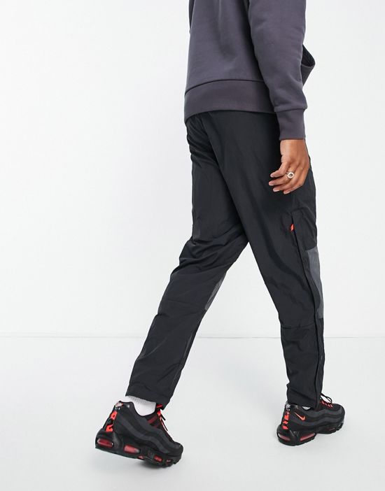 https://images.asos-media.com/products/berghaus-wind-pants-in-black-part-of-a-set/24118497-2?$n_550w$&wid=550&fit=constrain