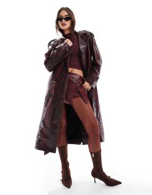 Bersha snakeskin faux leather trench coat in burgundy-Red