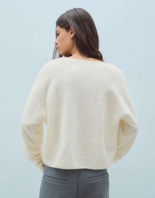 Bershka 100% wool v-neck jumper in ecru, 3 of 6