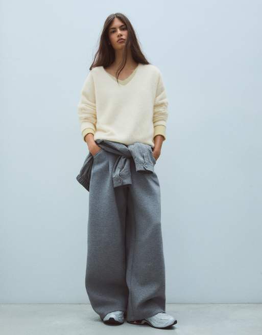 Bershka 100% wool v-neck jumper in ecru, 4 of 6