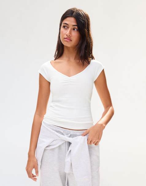 Bershka - Aangerimpeld T-shirt met korte mouwen in wit - view 1