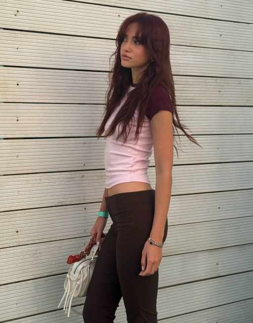 Bershka - Aansluitend T-shirt met raglanmouwen in roze, 2 van 6